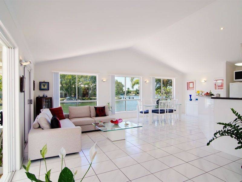 5 Riverbreeze Avenue, Noosa Waters QLD 4566