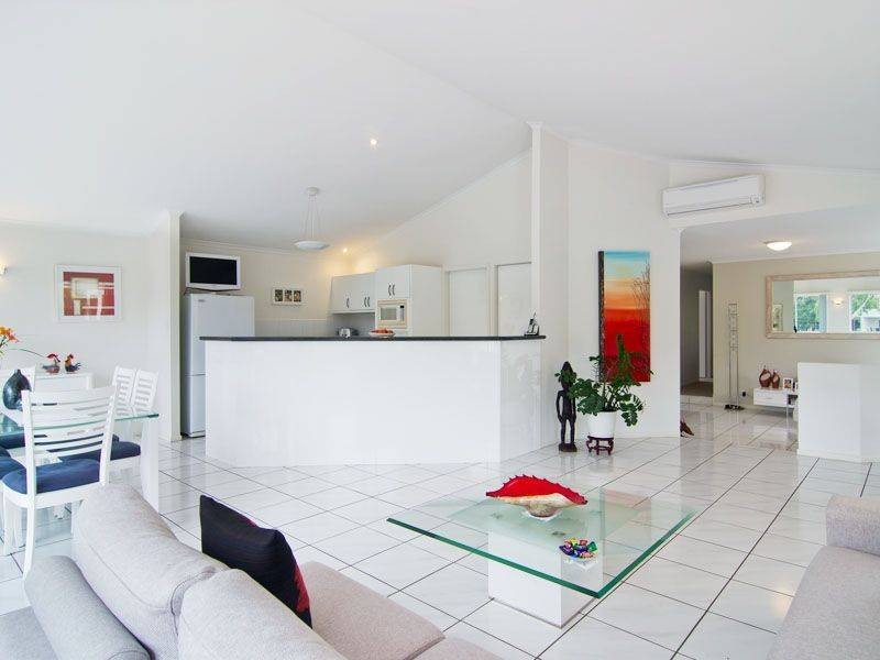 5 Riverbreeze Avenue, Noosa Waters QLD 4566