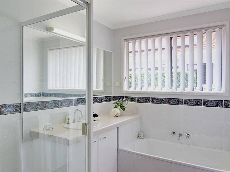 5 Riverbreeze Avenue, Noosa Waters QLD 4566