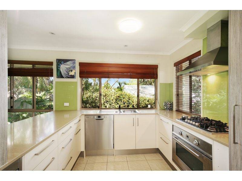 6 Walnut Court, Marcus Beach QLD 4573