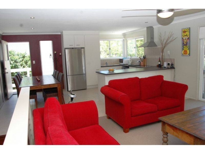 2, 54 Orealla Crescent, Sunrise Beach QLD 4567