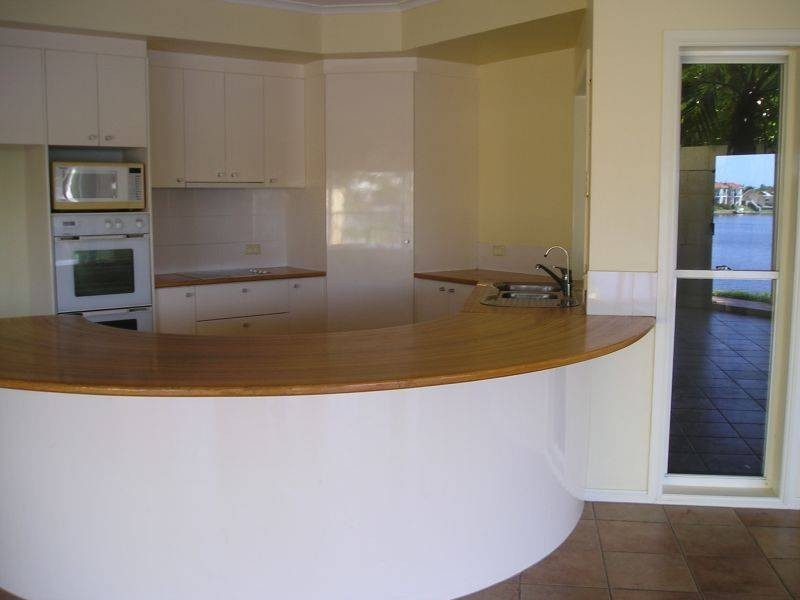 16 Topsails Place, Noosa Waters QLD 4566