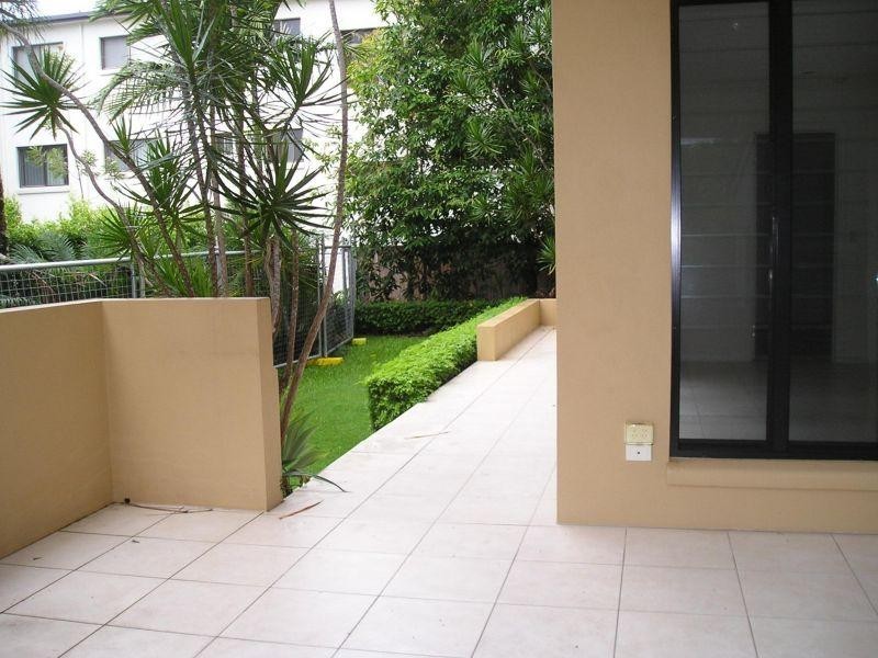 1, 6 Edward Street, Noosaville QLD 4566