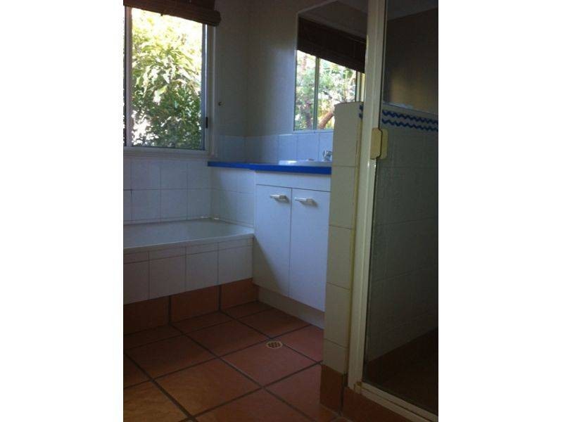 6 Shamrock Court, Sunrise Beach QLD 4567