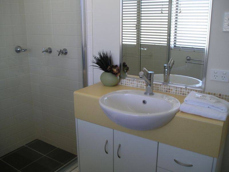 2, 23 Thomas Street, Noosaville QLD 4566