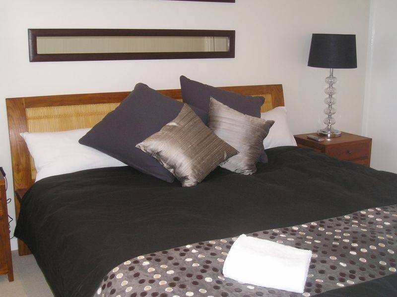 2, 23 Thomas Street, Noosaville QLD 4566