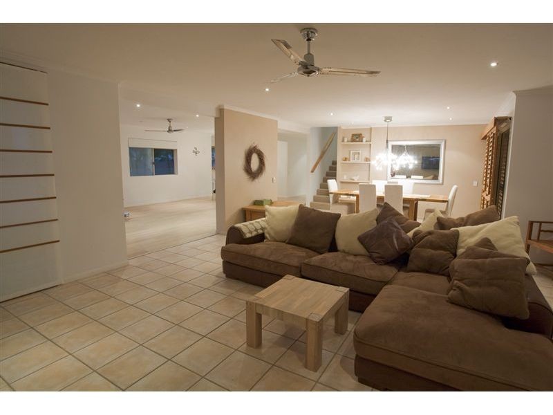 Castaways Beach QLD 4567