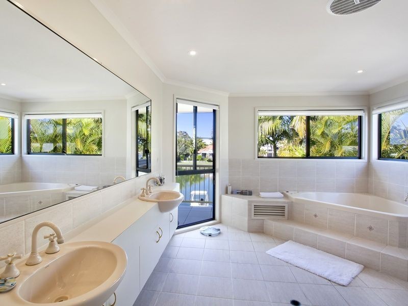 Noosa Waters QLD 4566