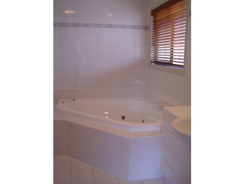 Noosa Waters QLD 4566