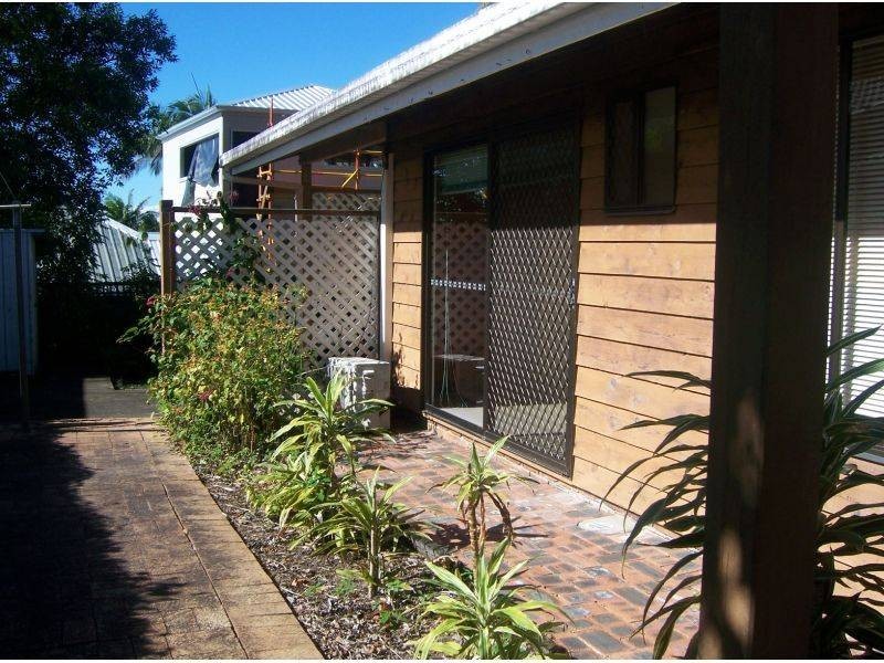 6 Currawong Crescent, Noosa Heads QLD 4567