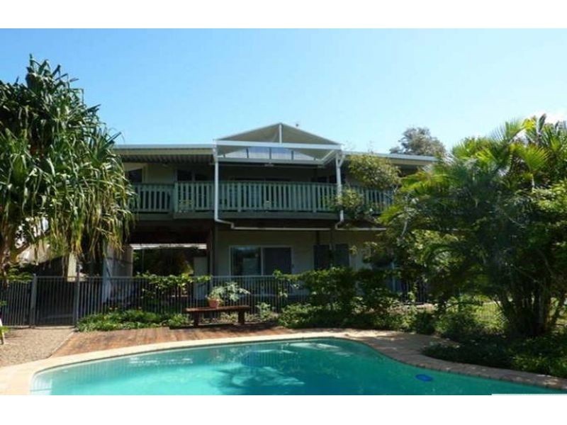 Castaways Beach QLD 4567
