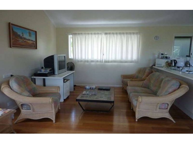 Castaways Beach QLD 4567