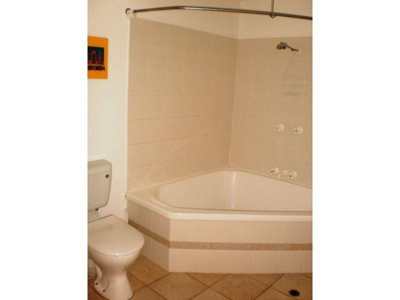 2, 33 Noosa Parade, Noosa Heads QLD 4567