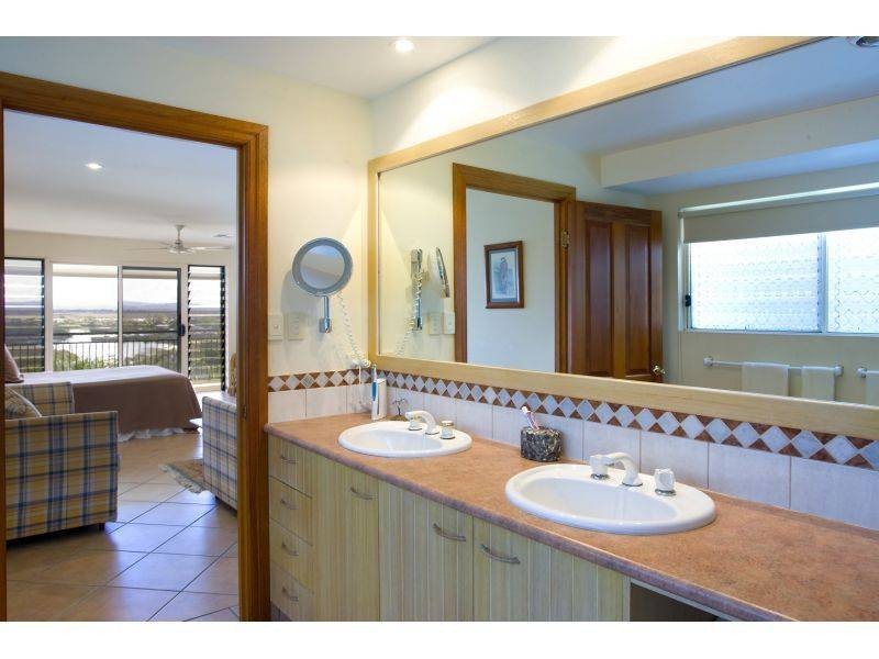 19 Arkana Drive Drive, Noosa Heads QLD 4567
