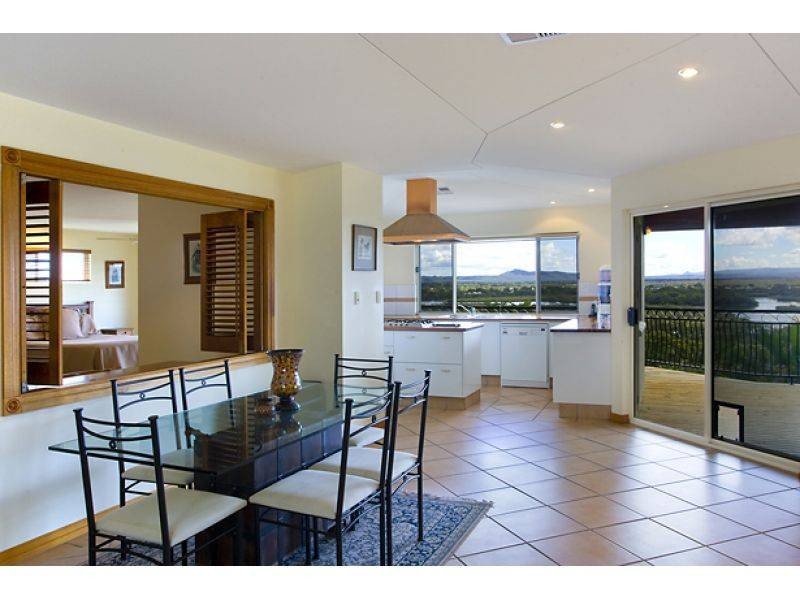 19 Arkana Drive Drive, Noosa Heads QLD 4567