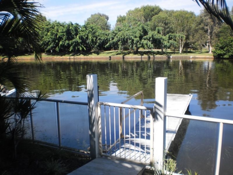 1, 17 Laburnum Crescent, Noosaville QLD 4566