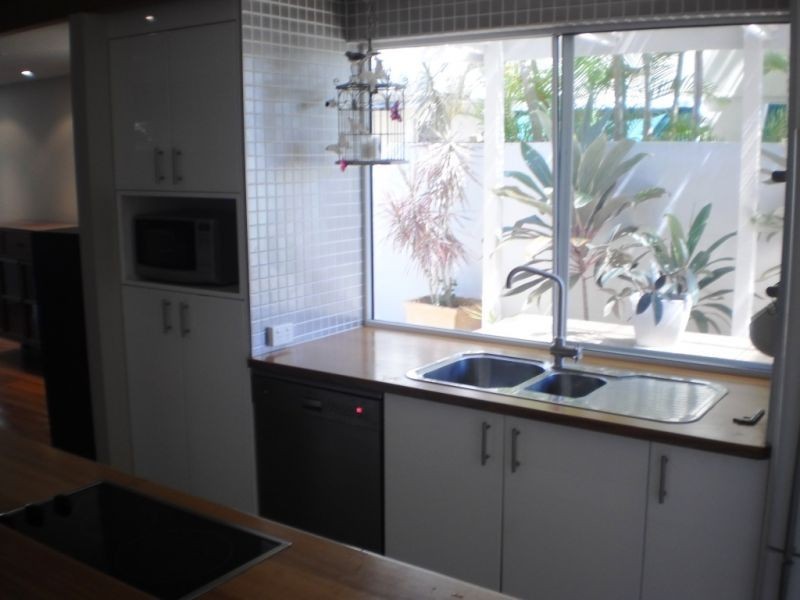 1, 17 Laburnum Crescent, Noosaville QLD 4566