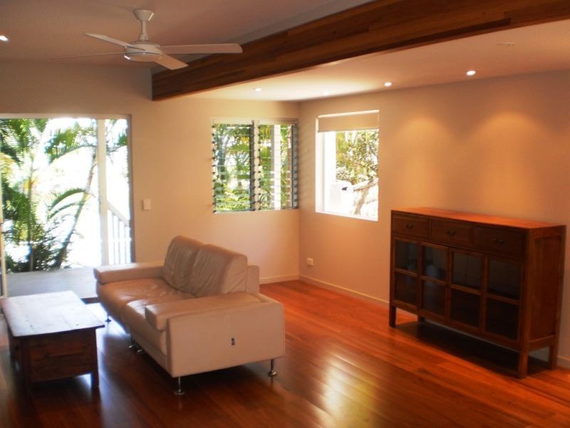 1, 17 Laburnum Crescent, Noosaville QLD 4566