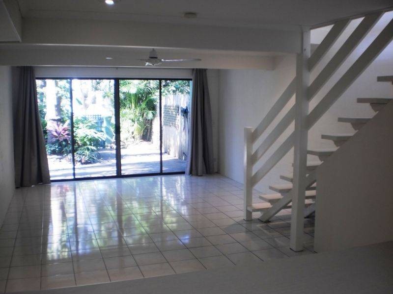 8/2 Dolphin Crescent, Noosa Heads QLD 4567