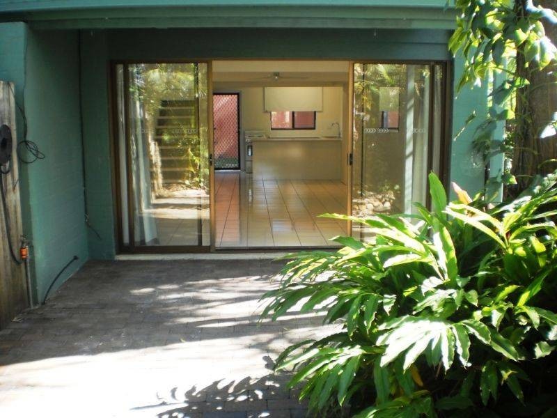 8/2 Dolphin Crescent, Noosa Heads QLD 4567