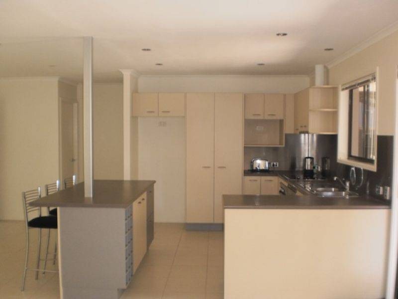 16 Sleepy hollow Drive, Noosa Heads QLD 4567