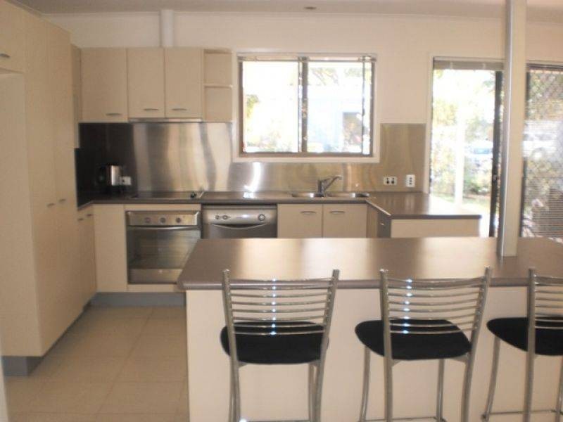 16 Sleepy hollow Drive, Noosa Heads QLD 4567