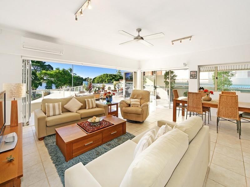 2/235 Gympie Terrace, Noosaville QLD 4566