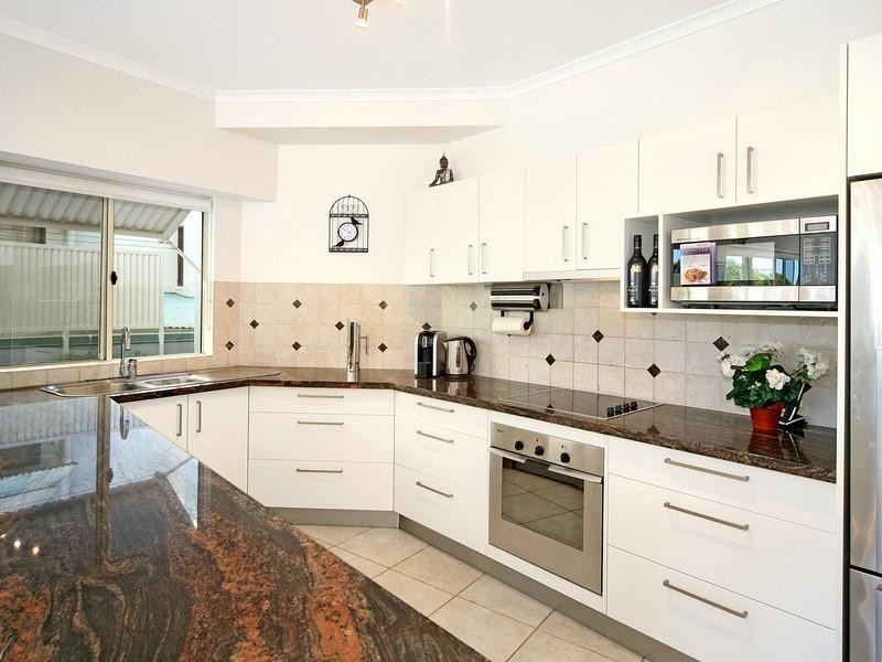 2/235 Gympie Terrace, Noosaville QLD 4566