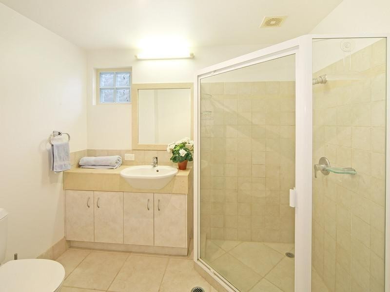 2/235 Gympie Terrace, Noosaville QLD 4566