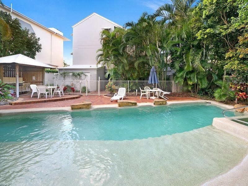 2/235 Gympie Terrace, Noosaville QLD 4566