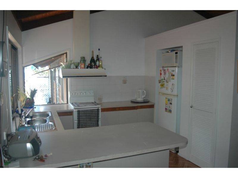 6 Currawong Street, Noosa Heads QLD 4567