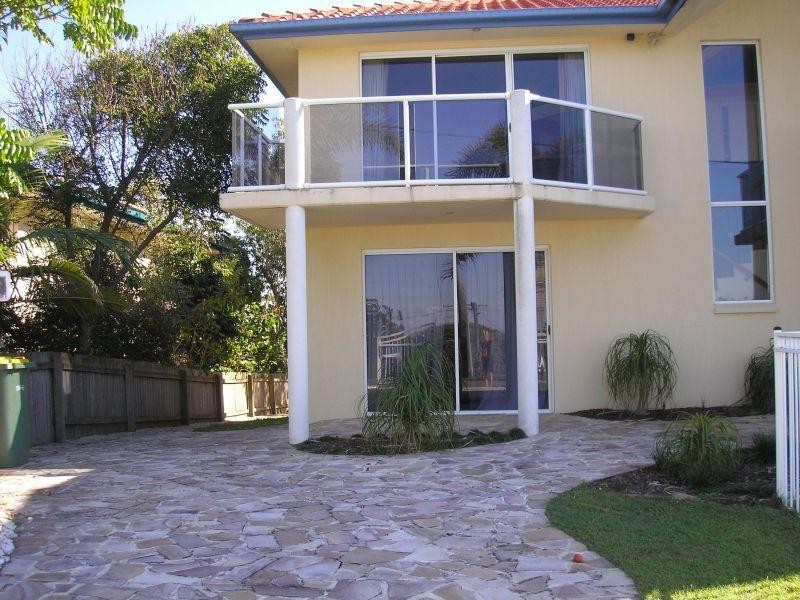 35 Sobraon Street, Sunrise Beach QLD 4567