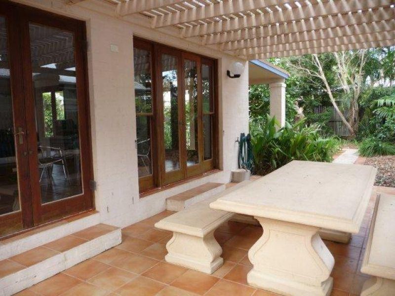 27 Cloudsley Street, Noosaville QLD 4566