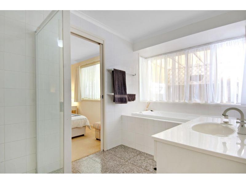 24  Boxsell Rise, Sunrise Beach QLD 4567