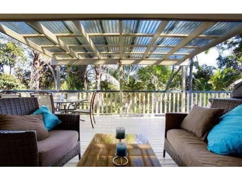 1 Driftwood Drive, Castaways Beach QLD 4567