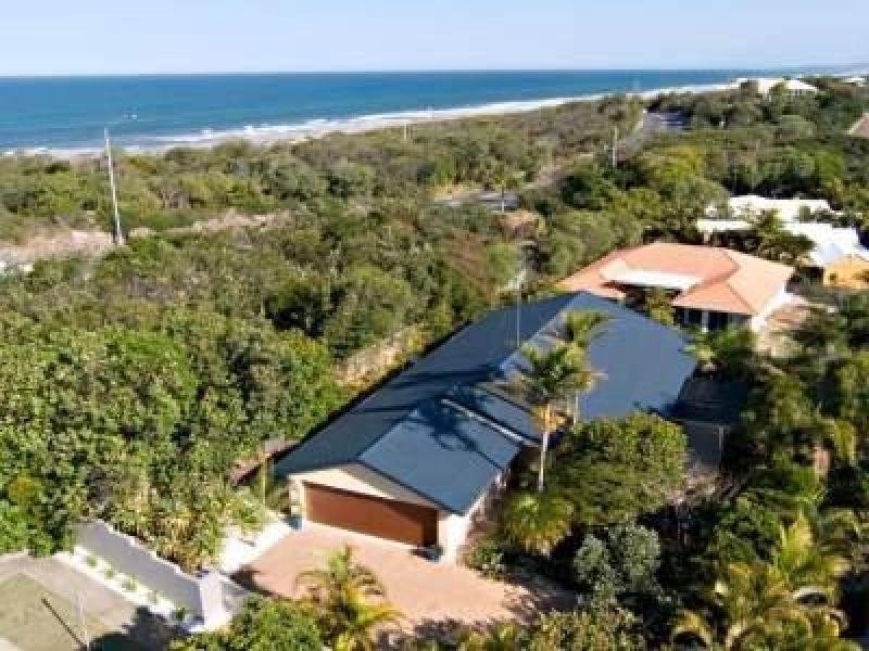1 Driftwood Drive, Castaways Beach QLD 4567