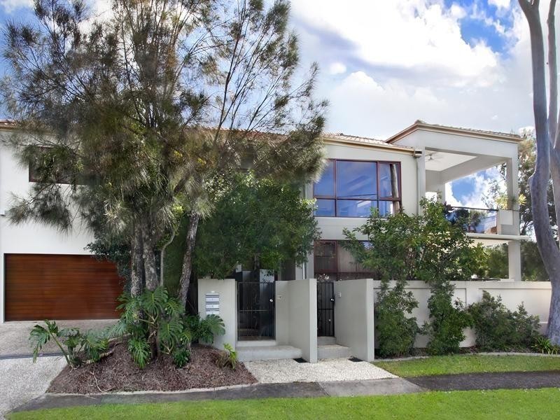 2/11 Hilton Esplanade, Noosaville QLD 4566
