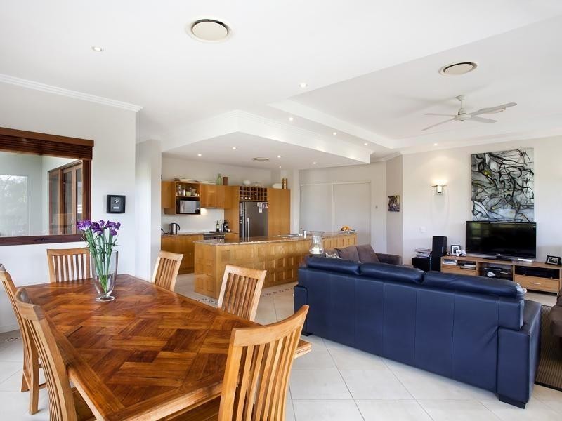 2/11 Hilton Esplanade, Noosaville QLD 4566