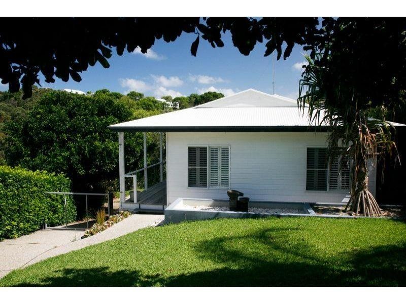 37 Rainbow Cres, Sunrise Beach QLD 4567