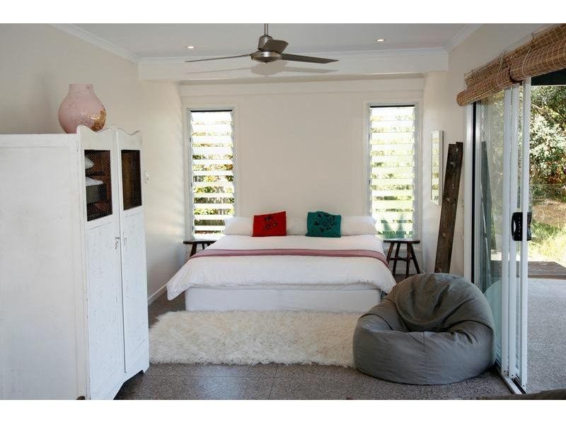 37 Rainbow Cres, Sunrise Beach QLD 4567