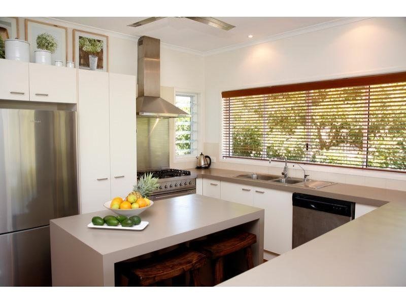 37 Rainbow Cres, Sunrise Beach QLD 4567