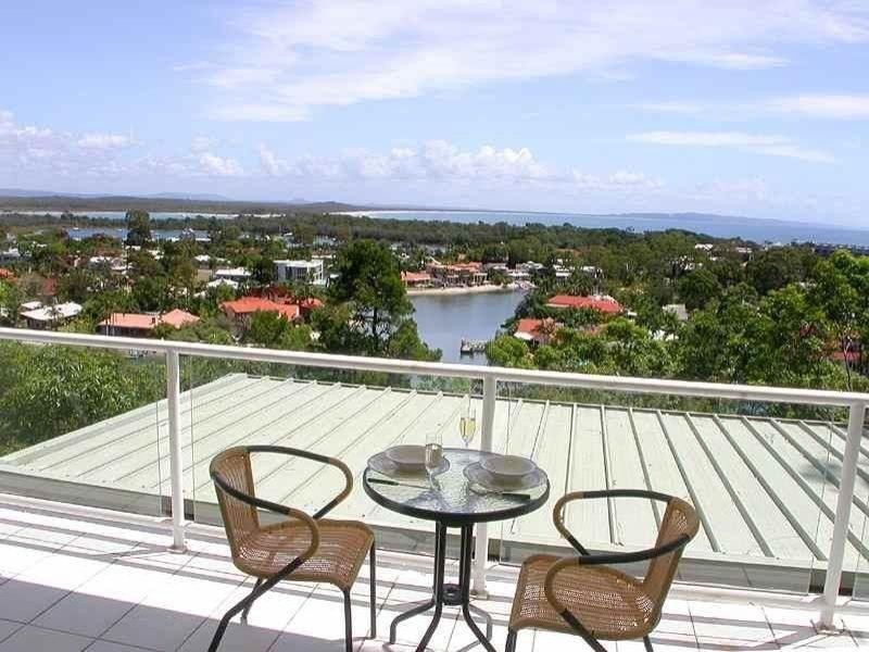 2/5 Natasha Avenue, Noosa Heads QLD 4567