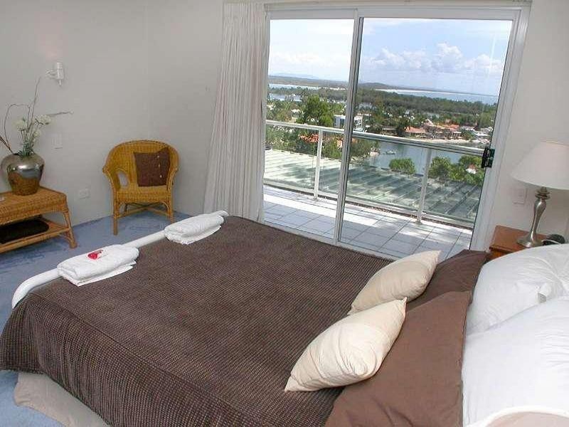 2/5 Natasha Avenue, Noosa Heads QLD 4567