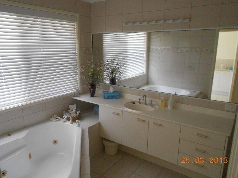 10 Shorehaven Drive, Noosaville QLD 4566