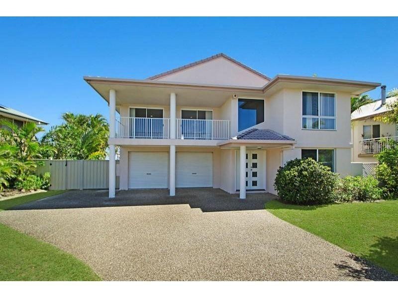 41 Southern Cross Parade, Sunrise Beach QLD 4567
