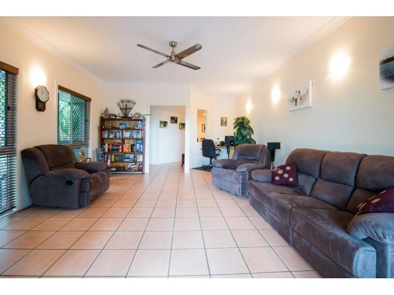 25 Leslie Drive, Noosa Heads QLD 4567