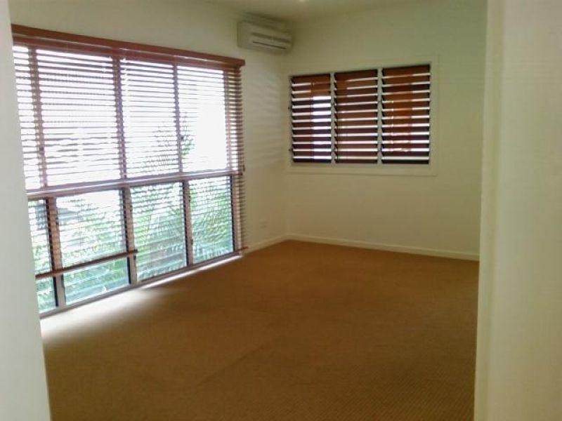 8 Ward Street, Tewantin QLD 4565