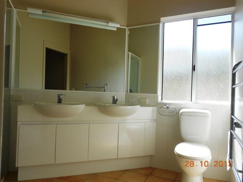 27 Seamount Quay, Noosa Waters QLD 4566