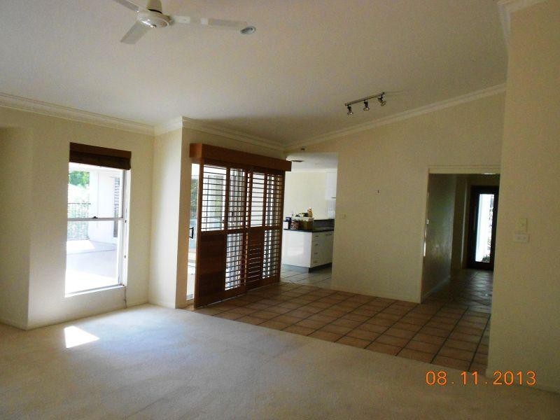 6 Voyagers Place, Sunrise Beach QLD 4567