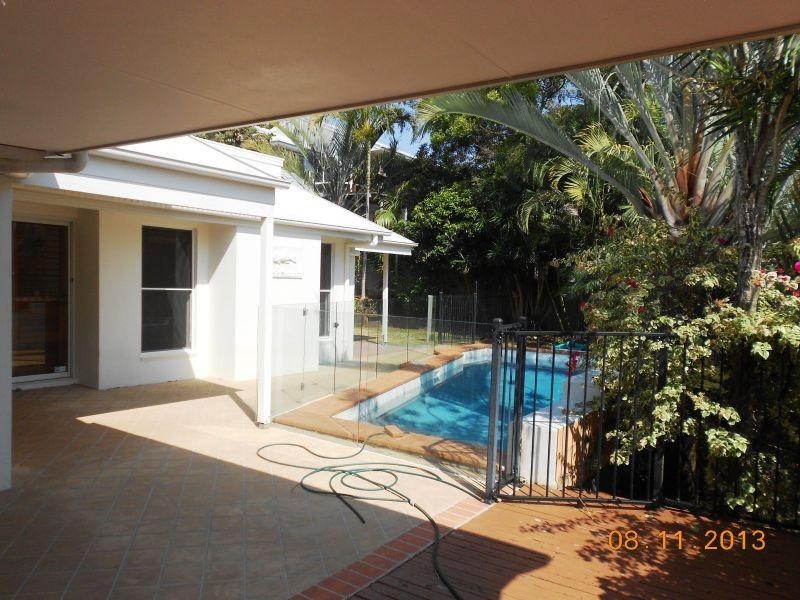 6 Voyagers Place, Sunrise Beach QLD 4567